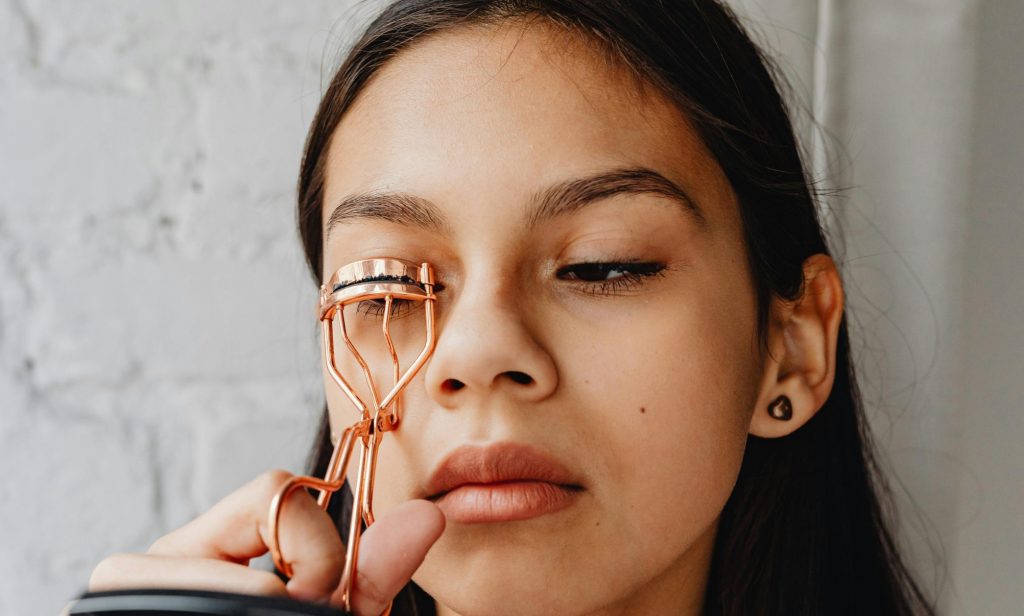 Do Heated Eyelash Curlers Work For Long Lasting Lifts