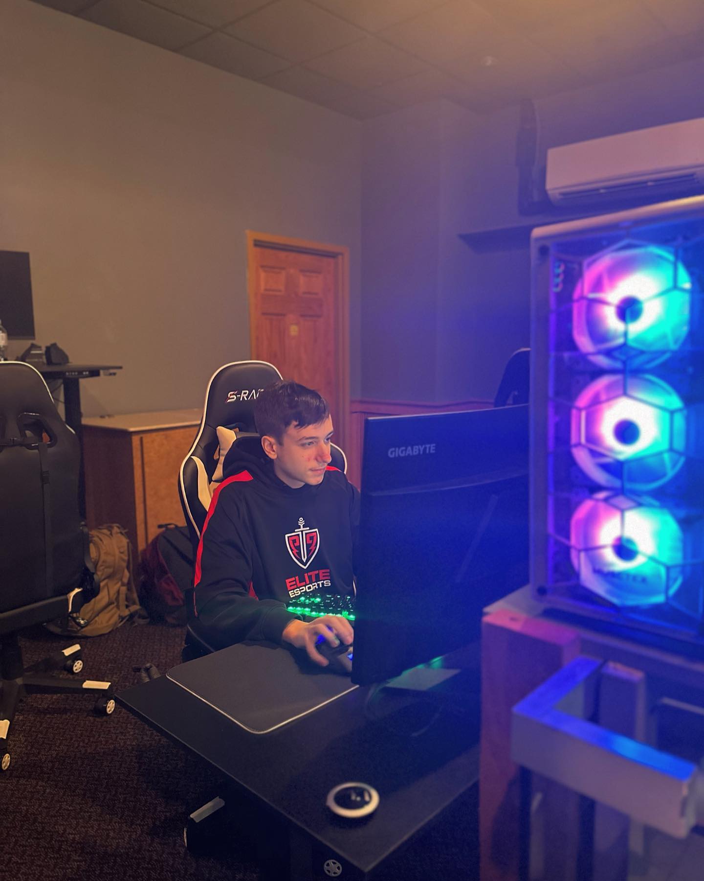 Peterbot Weight How Old Is Peterbot? Fortnite Pro Age & Story