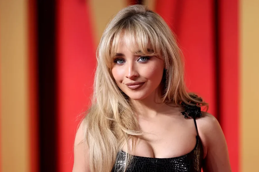 Sabrina Carpenter Bangs – Why This Hair Trend Won’t Quit