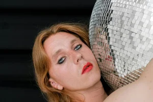 Androgynous Makeup Guide For Bold Gender Neutral Style