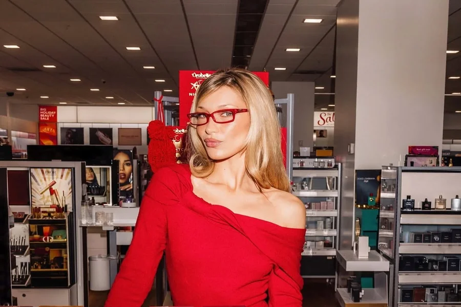 Bella Hadid Hair Color Evolution And Iconic Style Choices