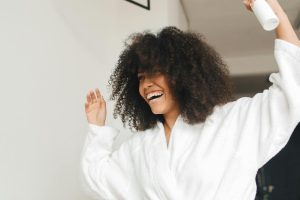 Dry Shampoo Alternatives That Keep Hair Fresh Naturally