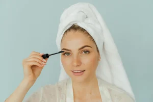 Mascara Alternatives For Natural Lashes And Easy Eye Looks