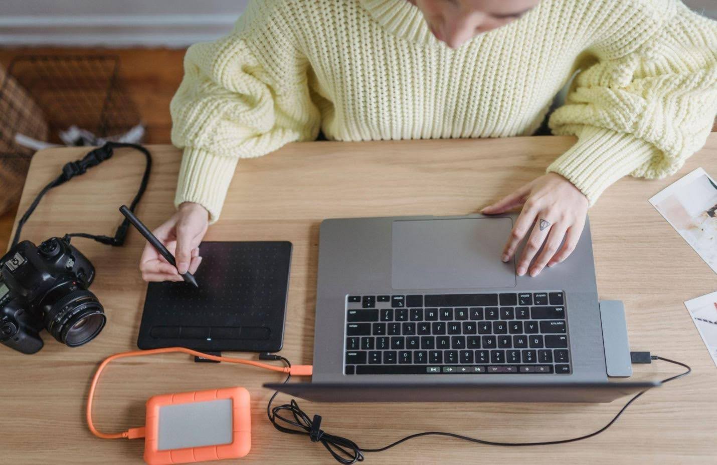 Print-on-Demand Success Stories: How Artists Earn Passively